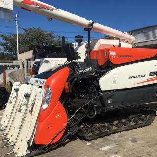 5条刈クボタコンバインER572毎年クボタで整備してます。