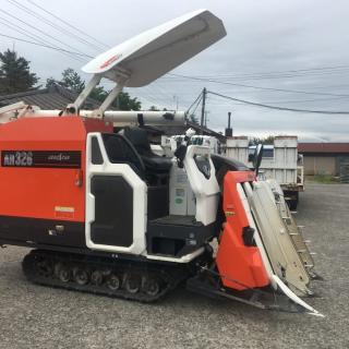 3条刈クボタコンバインAR326近場で最近まで使っていました