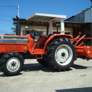 トラクター クボタL1-33D 33馬力 屋根付き