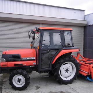 トラクター クボタ GL240 4駆 24馬力 キャビン付き