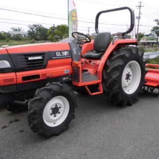 中古クボタトラクターGL321 33馬力RL180GSロートリー付き。