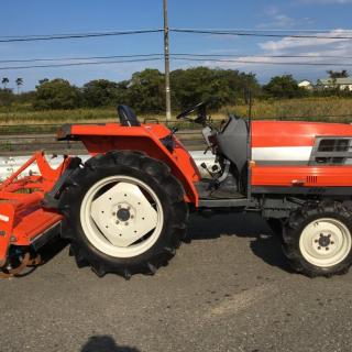 格安23馬力クボタトラクターGL23ロータリー付き。