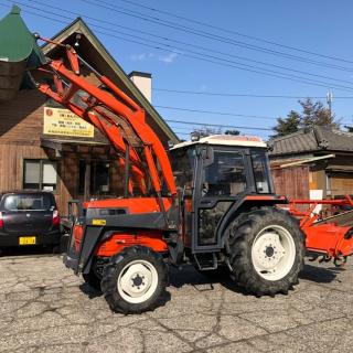 46馬力クボタトラクターGL46Qフロントローダー付き。