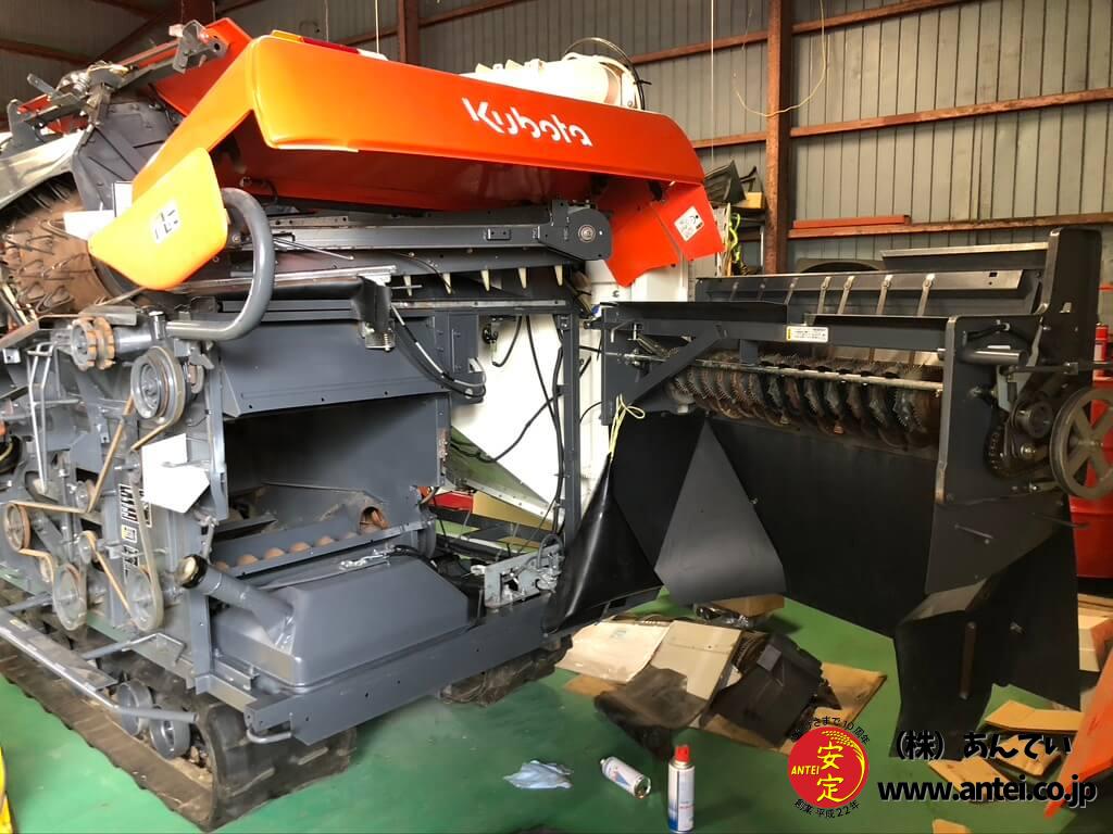 ☆売切り　クボタ　スイスイデバイダー　ＳＲＭ３２　取付ボルト付き　２本セット　コンバイン☆ 3条刈クボタコンバインER329スイスイデバイダ付き308時間です