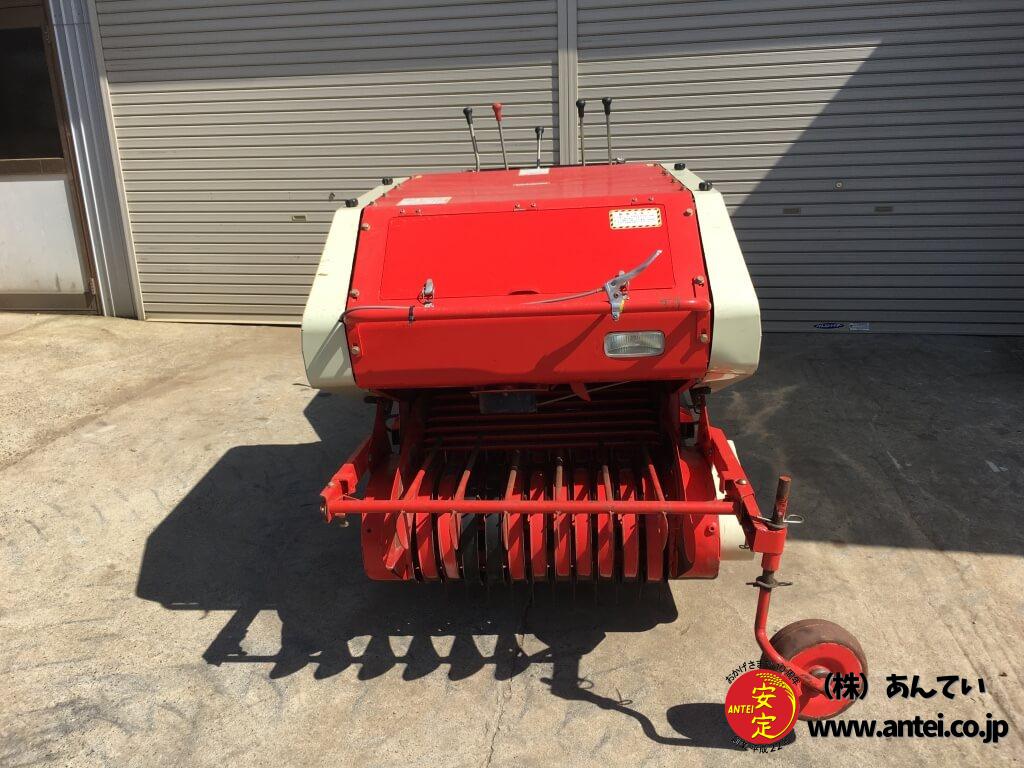 中古三菱小型自走ロールベーラーSR45 タカキタ製です。 ⚙ 中古農機具