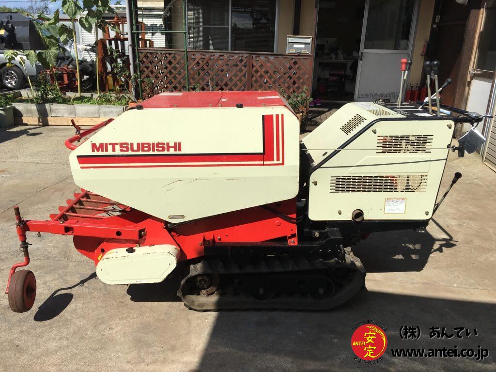 中古三菱小型自走ロールベーラーSR45 タカキタ製です。 ⚙ 中古農機具