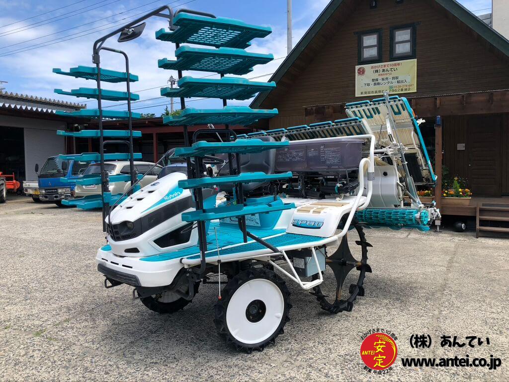 8条植中古クボタ田植機EP8Dディーゼルエンジン。 ⚙ 中古農機具 8条植中古クボタ田植機EP8Dディーゼルエンジン。 ⚙ 中古農機具
