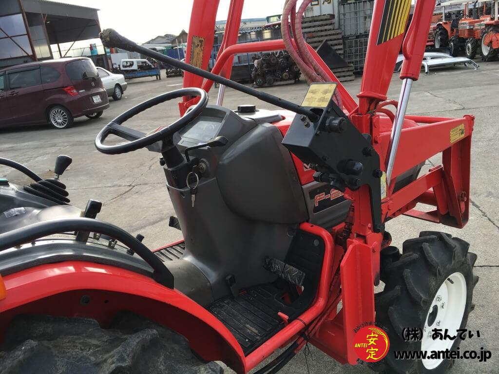 中古ヤンマートラクターF220フロントローダー付き。 ⚙ 中古