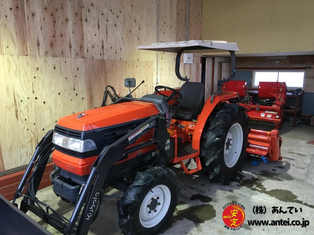 フロントローダー付きクボタトラクターgl321 33馬力 中古農機具専門店 株 あんてい フロントローダー付きクボタトラクターgl321 33馬力 中古農機具専門店 株 あんてい