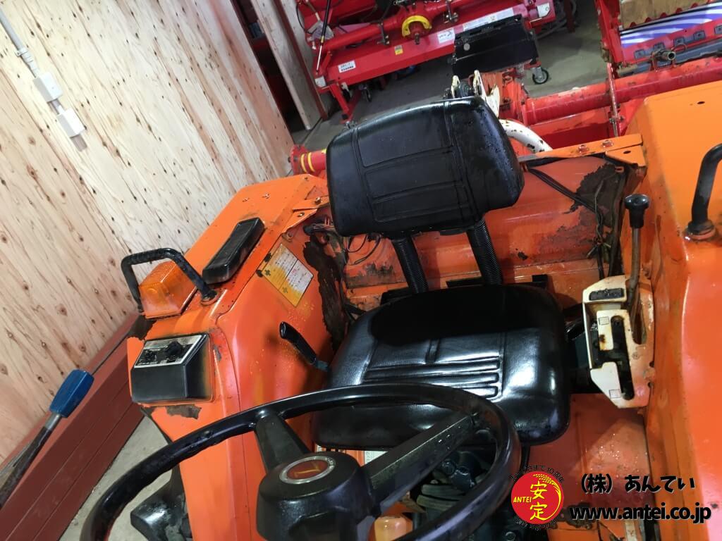 中古クボタトラクターL2402DT-M 四駆フロントローダー現状です