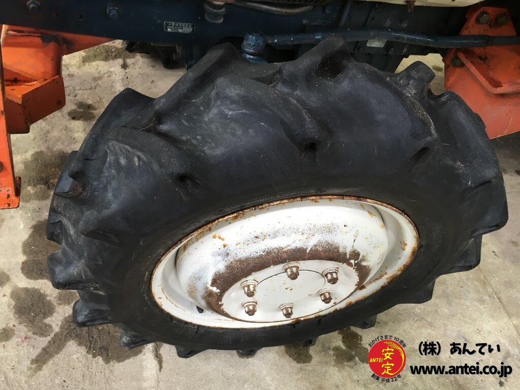 中古クボタトラクターL2402DT-M 四駆フロントローダー現状です