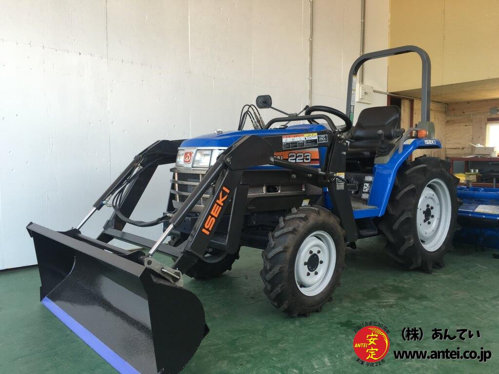 中古イセキトラクターTF223Fフロントローダー付き22馬力です。 ⚙ 中古 