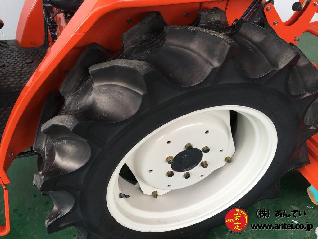 フロントローダー付きクボタトラクターGL260整備済みです