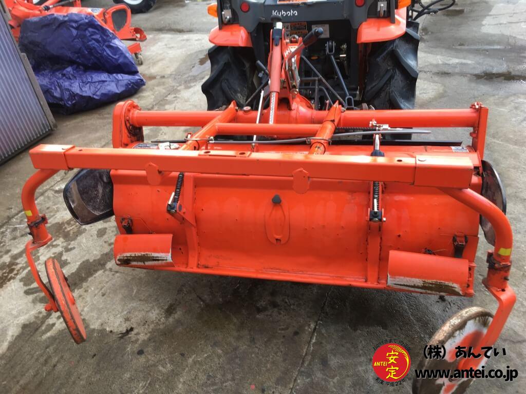 20馬力クボタトラクターGB200フロントローダー付き。 ⚙ 中古