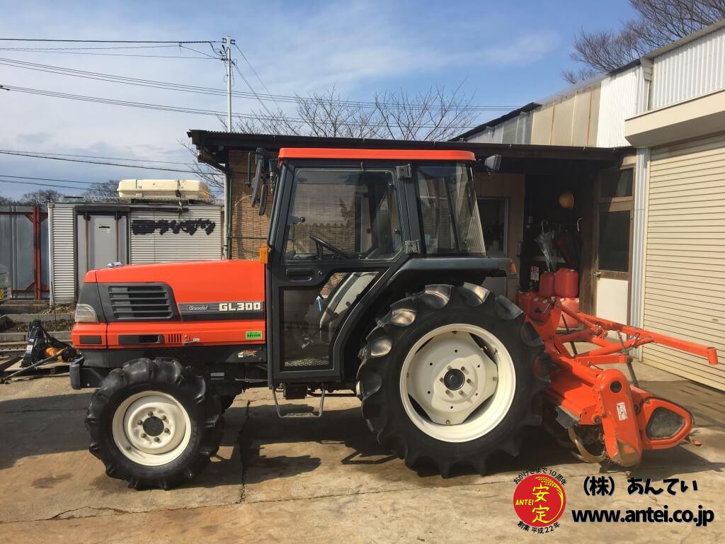 クボタトラクターGL33 ベスト エアコンキャビン付き。 