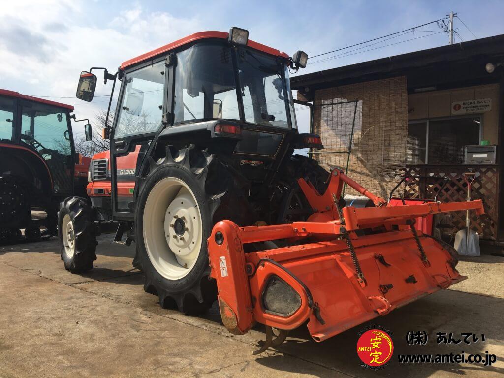 クボタトラクターGL300エアコンキャビン付きUシフト。 ⚙ 中古農機具