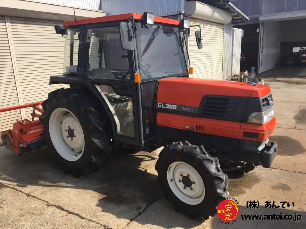 クボタトラクターGL300エアコンキャビン付きUシフト。 ⚙ 中古農機具