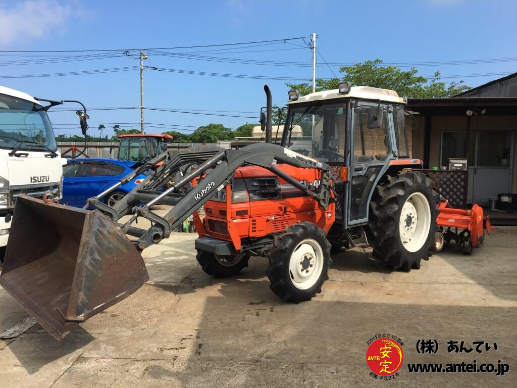 クボタ46馬力トラクターGL46Qフロントローダー付き。 ⚙ 中古
