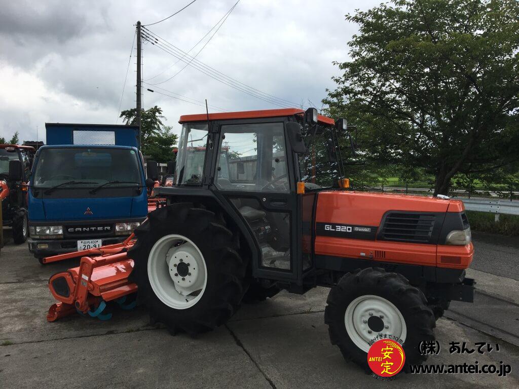 安価格32馬力クボタトラクターGL320エアコンキャビンです。 ⚙ 中古