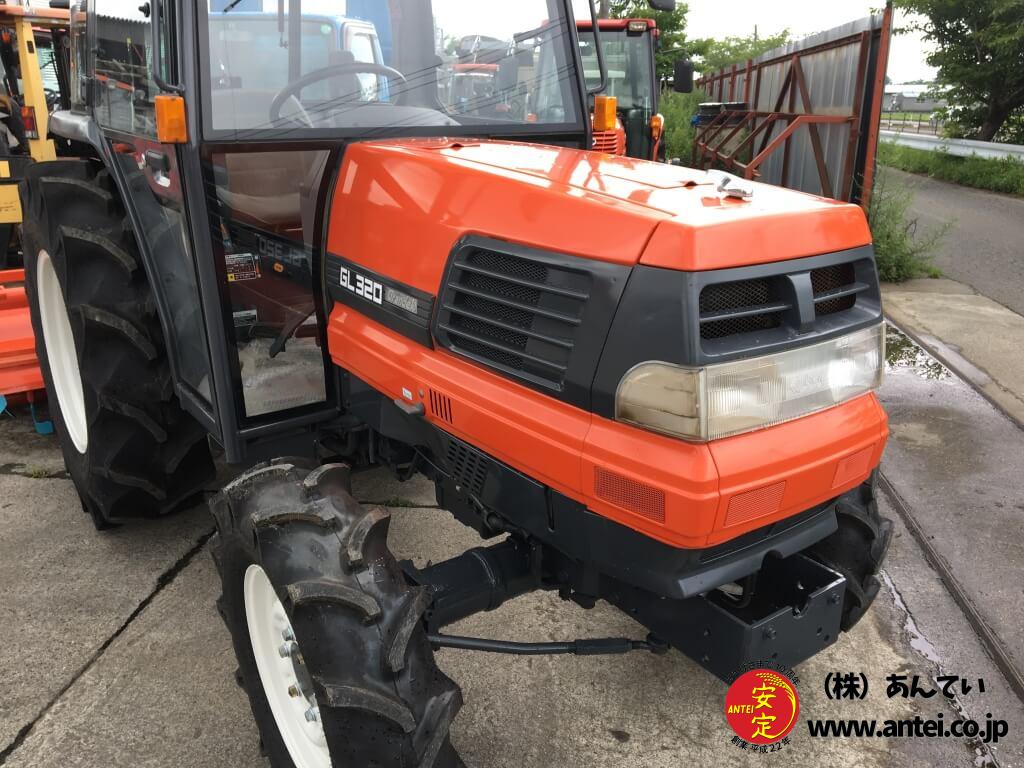 安価格32馬力クボタトラクターGL320エアコンキャビンです。 ⚙ 中古