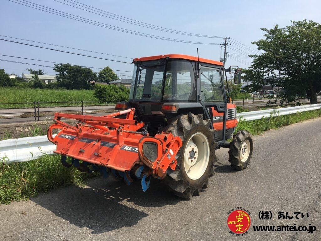 クボタトラクターGL33 エアコンキャビン付き。