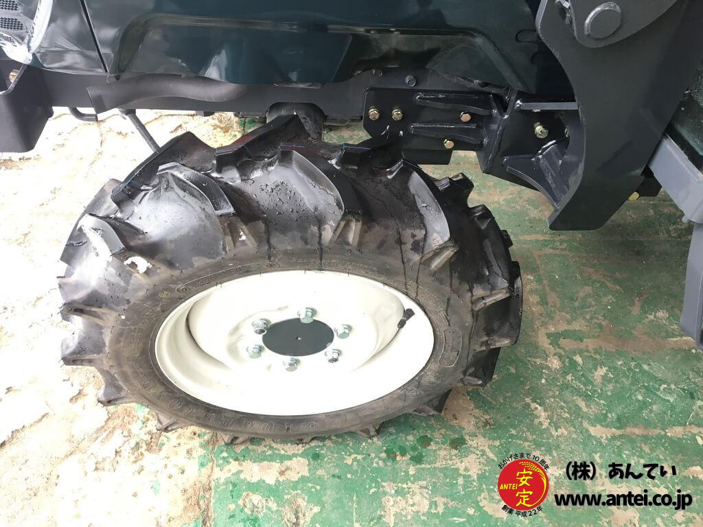 新品フロントローダー付きクボタトラクターKL330整備済みです