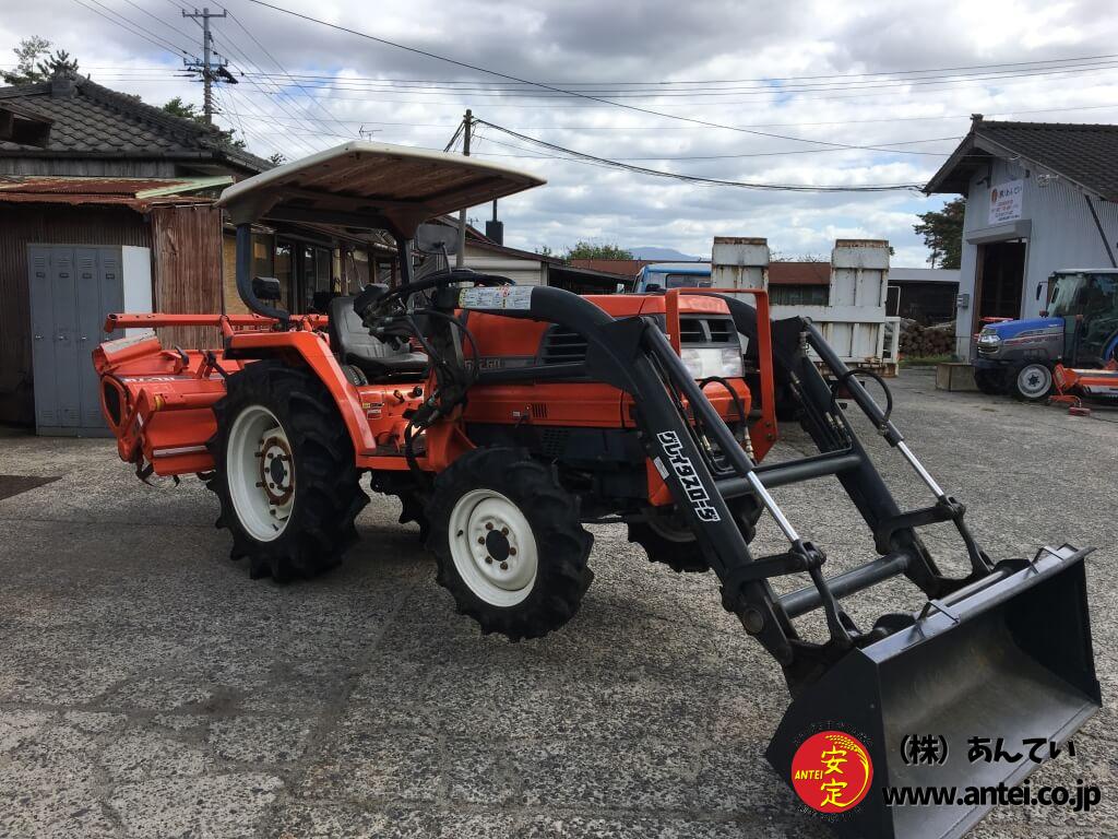 26馬力クボタトラクターGL260Uシフトフロントローダー付き ⚙ 中古