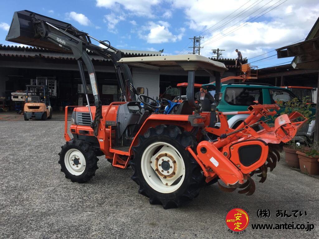26馬力クボタトラクターGL260Uシフトフロントローダー付き ⚙ 中古
