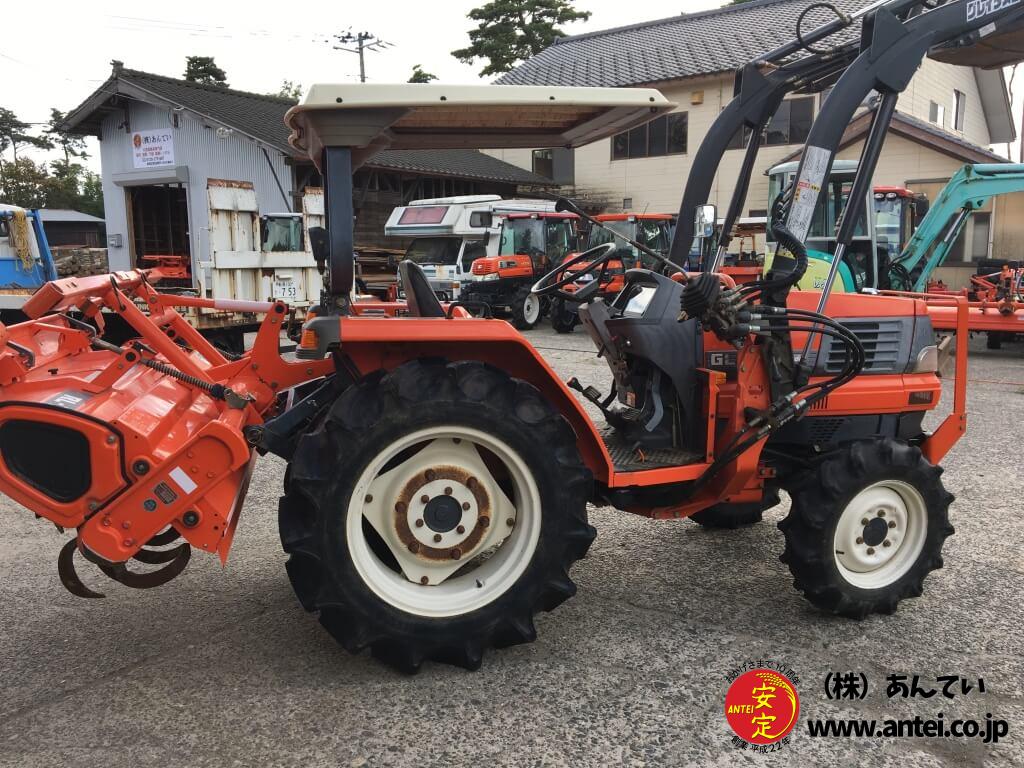 26馬力クボタトラクターGL260Uシフトフロントローダー付き ⚙ 中古