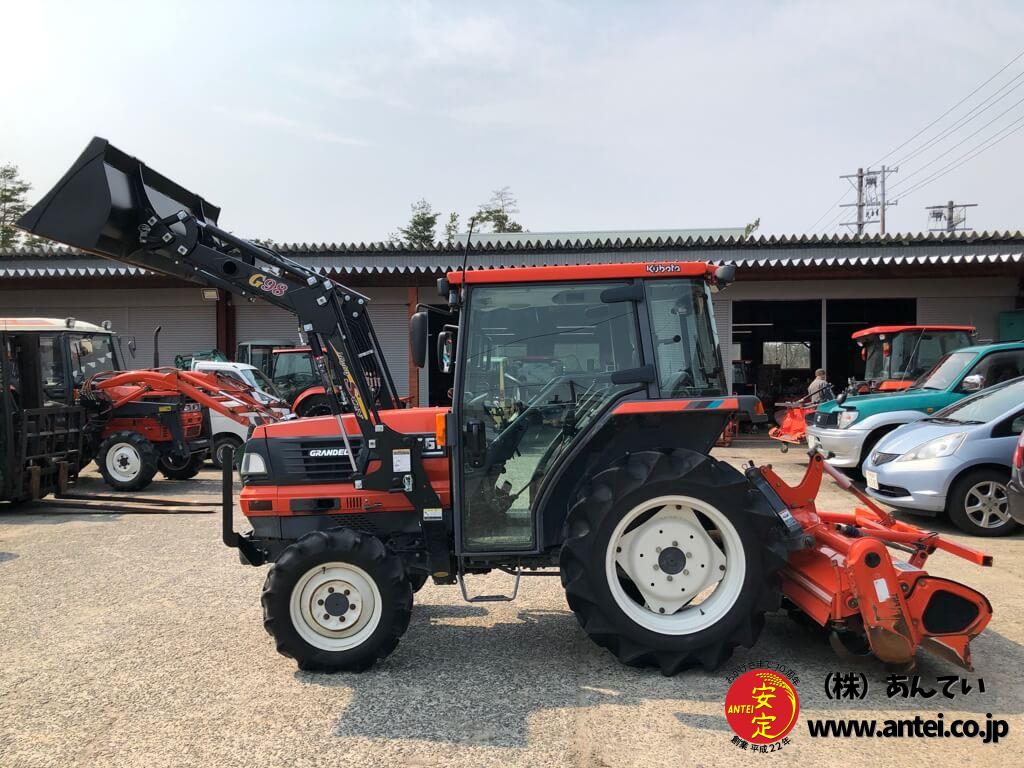 27馬力フロントローダー付きクボタトラクターGL261Qです