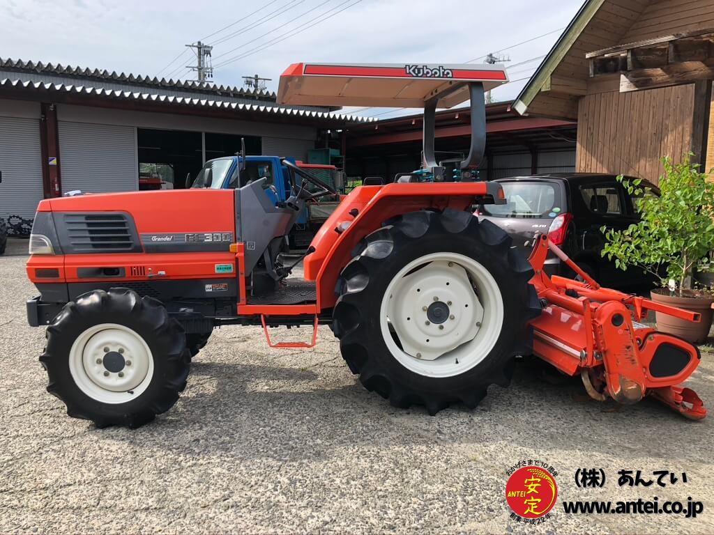 バンバン30馬力クボタトラクターgl300屋根付き 中古農機具専門店 株 あんてい バンバン30馬力クボタトラクターgl300屋根付き 中古農機具専門店 株 あんてい