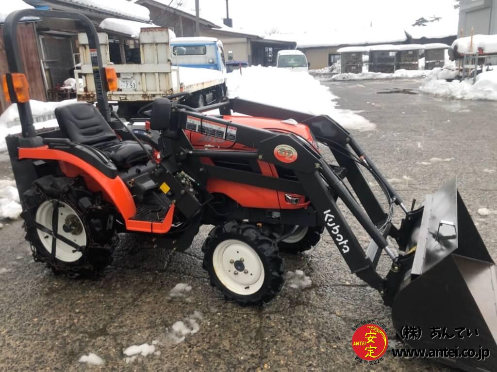 除雪機 　クボタ ラインアップと特長・性能｜除雪機｜計量器・除雪機・小型建築｜農業