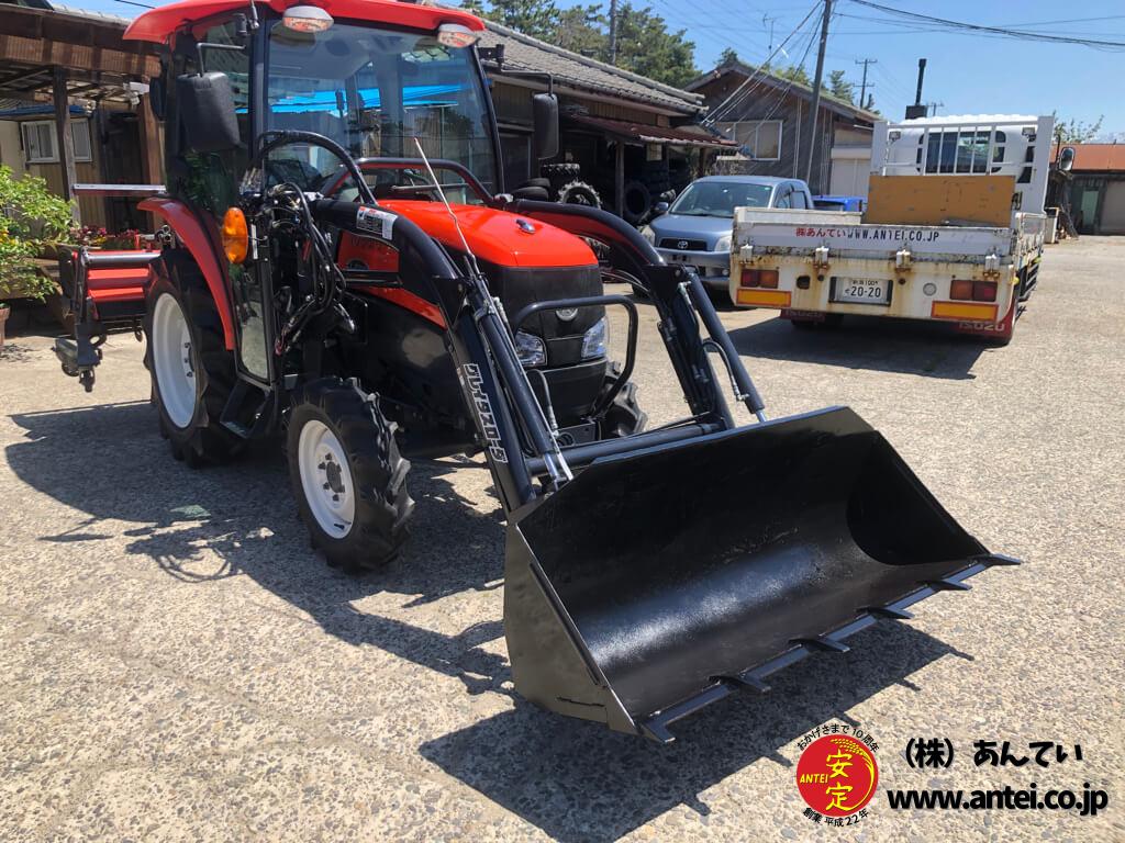 27馬力クボタトラクターKL27Rフロントローダー付き。 ⚙ 中古 27馬力クボタトラクターKL27Rフロントローダー付き。 ⚙ 中古