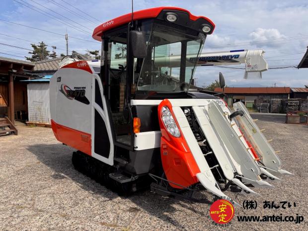 4条刈70馬力クボタコンバインER470キャビンとモンロー付き