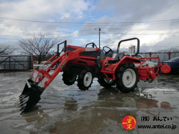 クボタ中古トラクター GL220 フロントローダー付