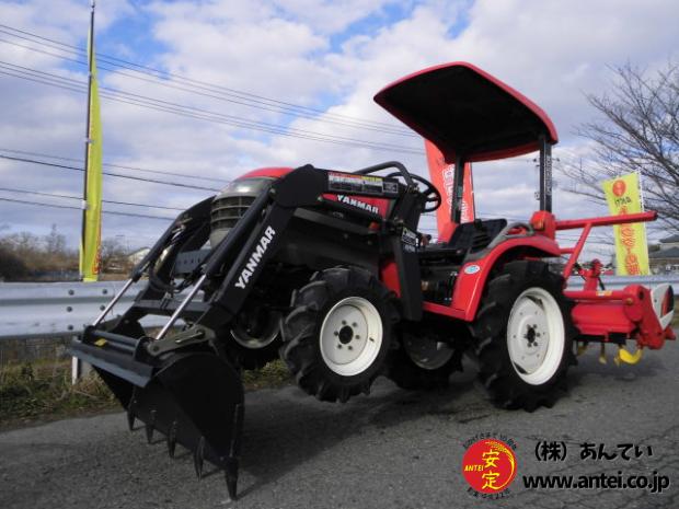 トラクター ヤンマーAF17 4駆 17馬力 フロントローダー付き ⚙ 中古