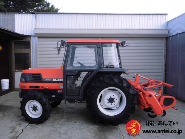 トラクター クボタGL320 4駆 32馬力 キャビン付き