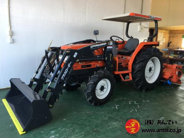 30馬力フロントローダー付きクボタトラクターGL300整備済みです。