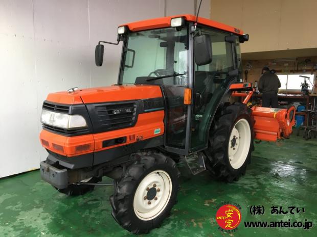 クボタトラクターGL261キャビンエアコンUシフト。