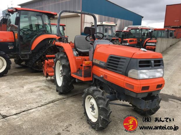 22馬力クボタトラクターGL220Uシフトです。