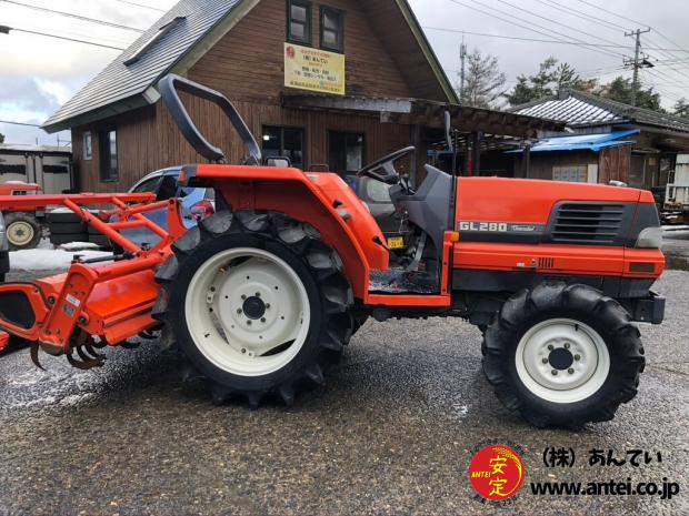 28馬力クボタトラクターGL280バンバンです。